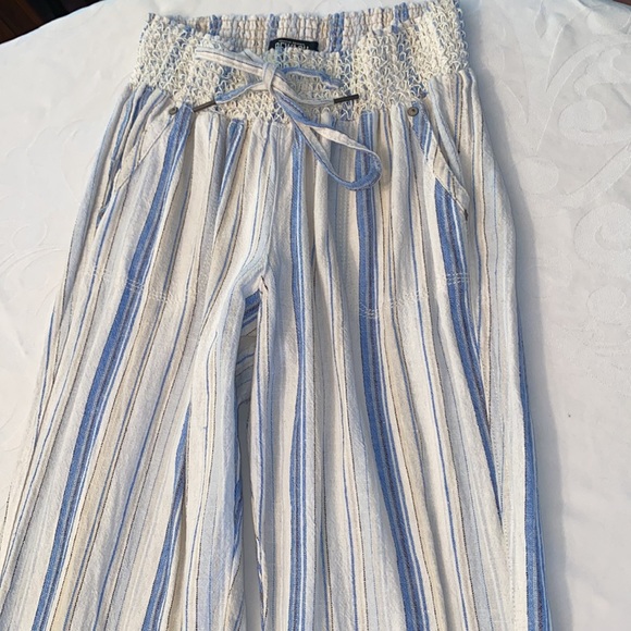 EUC rewash brand size large, elastic waist, striped linen, blend pants - Picture 3 of 7